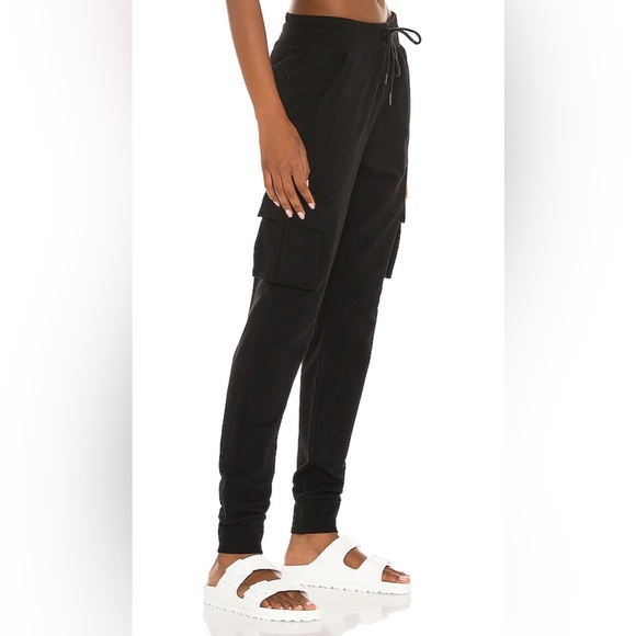 ALO Yoga Pants & Jumpsuits Alo Unwind Cargo Sweatpants Black Jogger